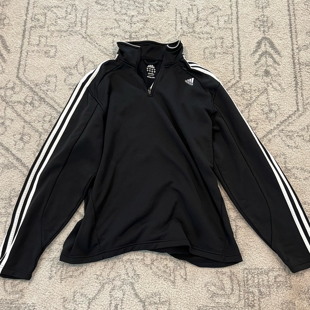 Men’s black pullover